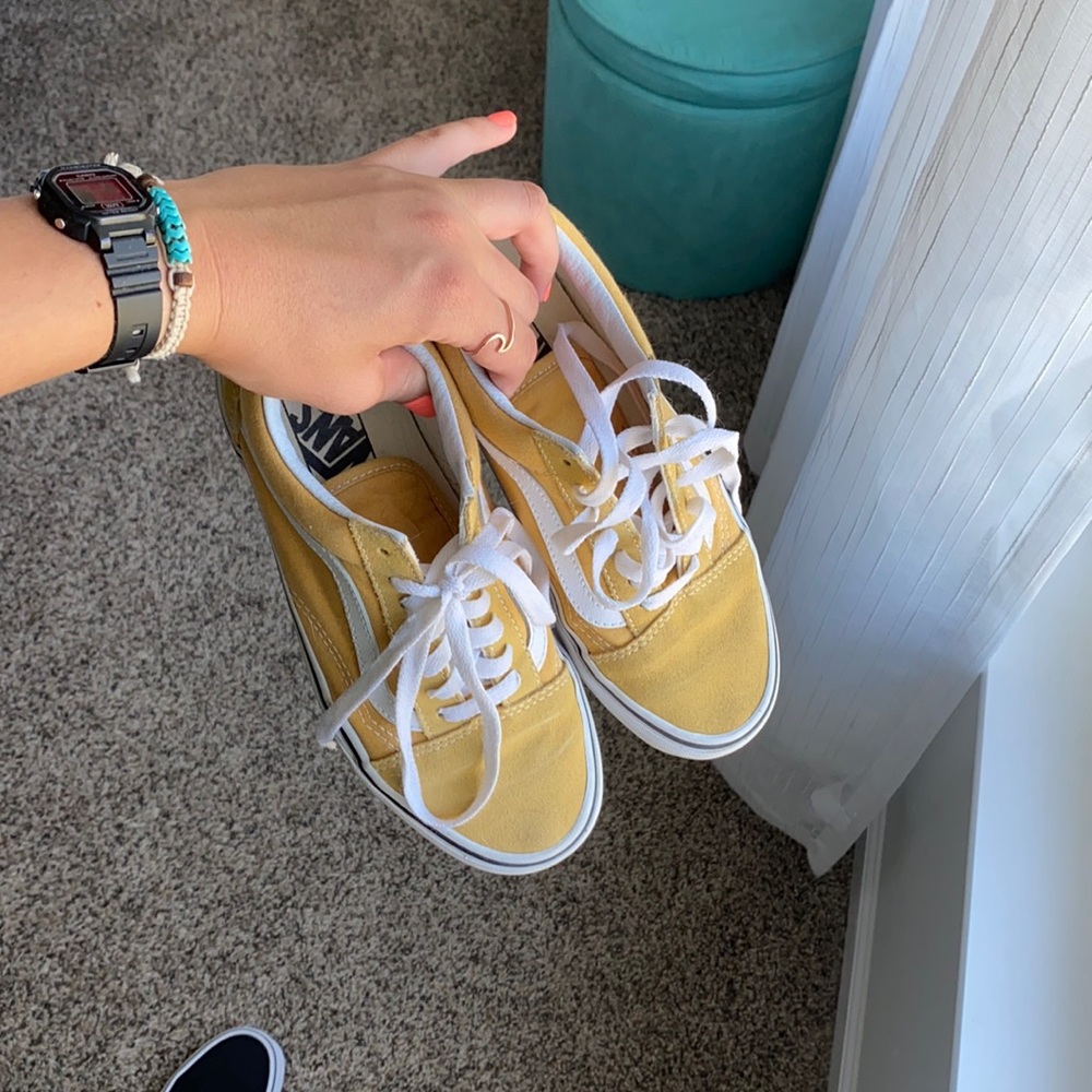 Yellow vans W6.5